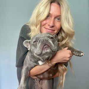 Meet your Posher, Kella